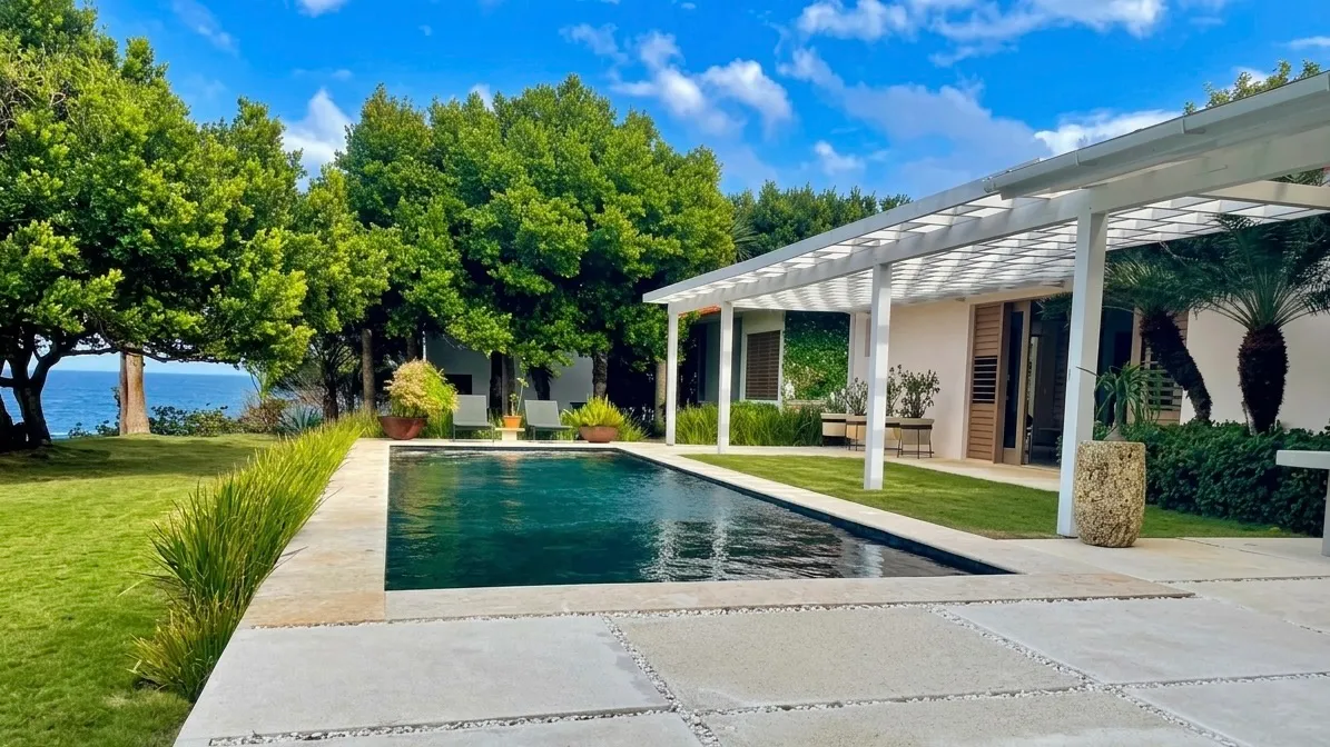 Villa exclusiva en península privada con amplias vistas al mar en Cabrera