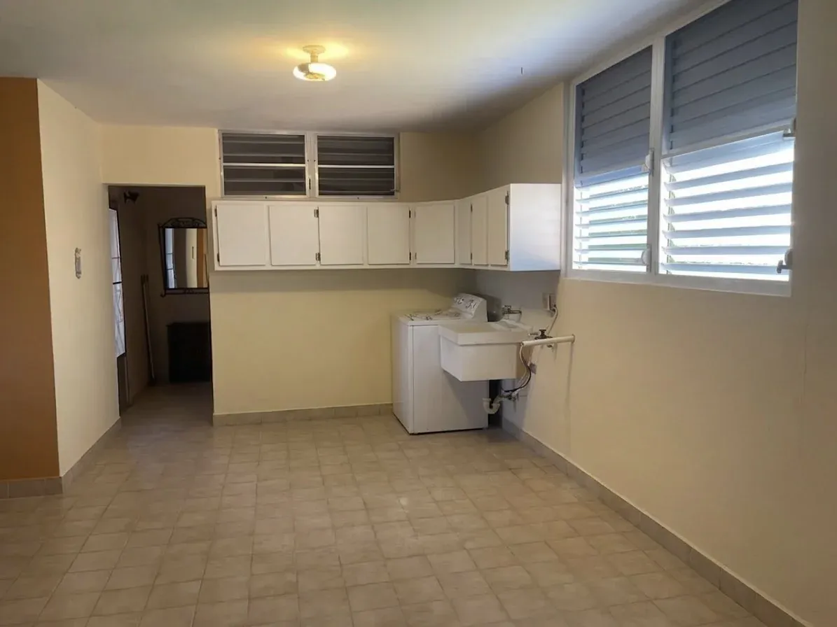 Casa en venta en Cabo Rojo, Puerto Rico, con vistas panorámicas, amplio terreno y excelente distribución miniatura 15